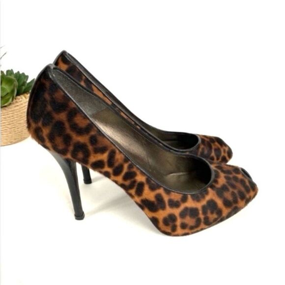 Stuart Weitzman Leopard Print Calf Hair Pumps 7 - Picture 1 of 10
